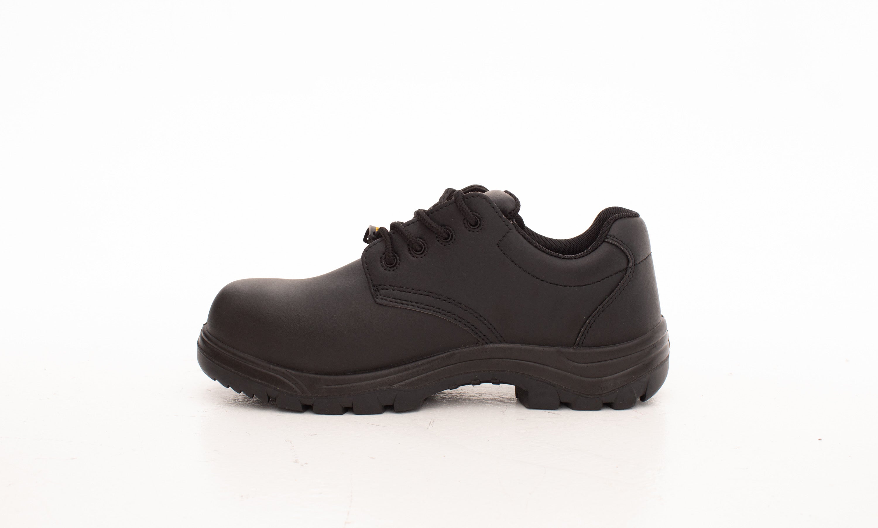 wide fit metal-free CSA safety shoe Canada warehouse construction black